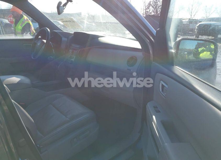 Photo 5 of 2015 Honda Pilot EX-L (VIN 5FNYF4H51FB006294)