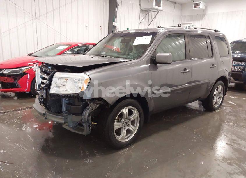 Photo 2 of 2015 Honda Pilot EX-L (VIN 5FNYF4H51FB067998)