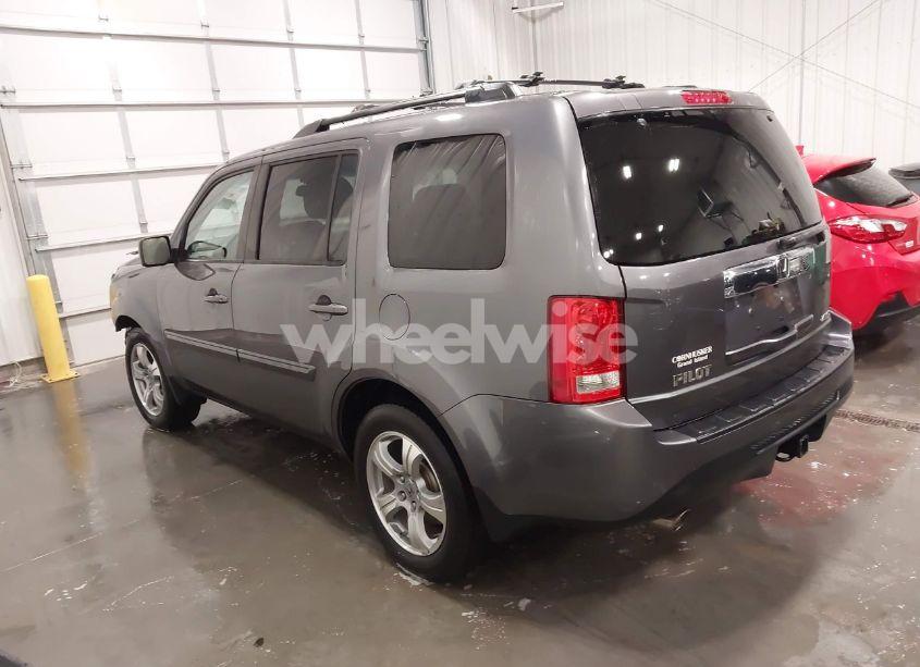 Photo 3 of 2015 Honda Pilot EX-L (VIN 5FNYF4H51FB067998)