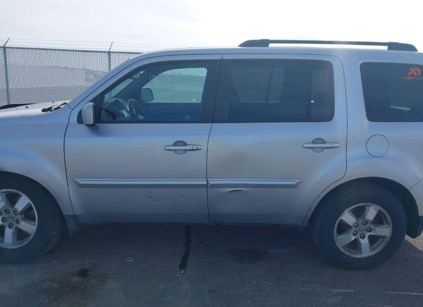Photo 14 of 2010 Honda Pilot EX-L (VIN 5FNYF4H52AB011514)