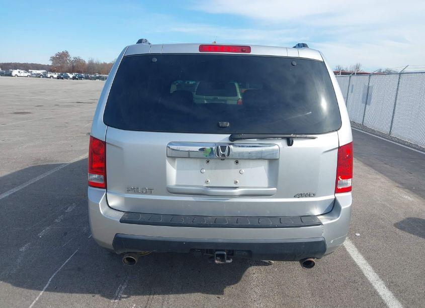 Photo 16 of 2010 Honda Pilot EX-L (VIN 5FNYF4H52AB011514)
