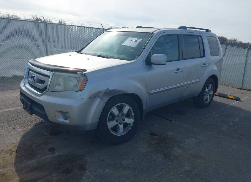 Photo 2 of 2010 Honda Pilot EX-L (VIN 5FNYF4H52AB011514)