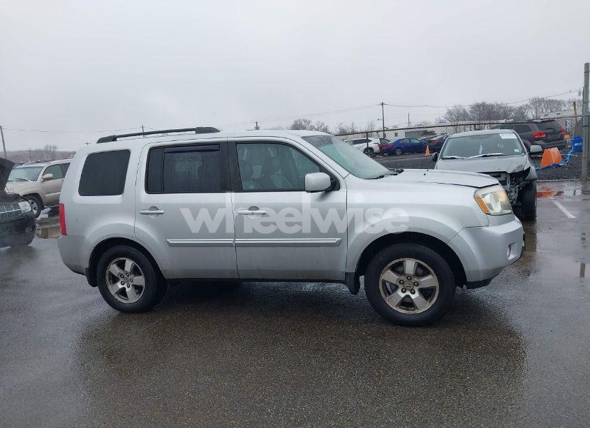 Photo 13 of 2011 Honda Pilot EX-L (VIN 5FNYF4H52BB017931)