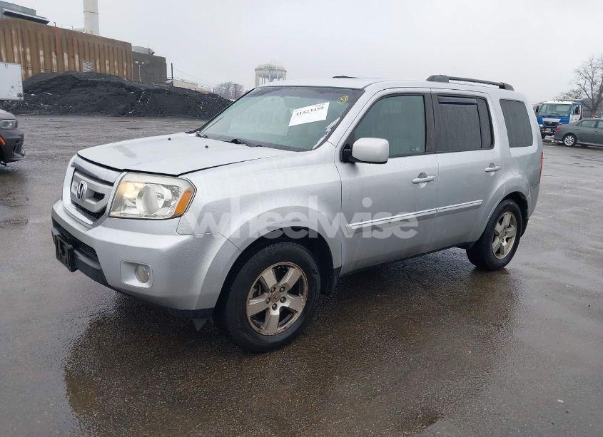 Photo 2 of 2011 Honda Pilot EX-L (VIN 5FNYF4H52BB017931)