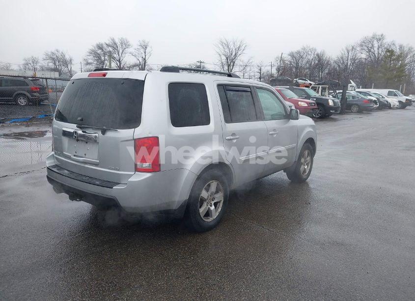 Photo 4 of 2011 Honda Pilot EX-L (VIN 5FNYF4H52BB017931)