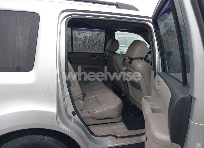 Photo 8 of 2011 Honda Pilot EX-L (VIN 5FNYF4H52BB017931)