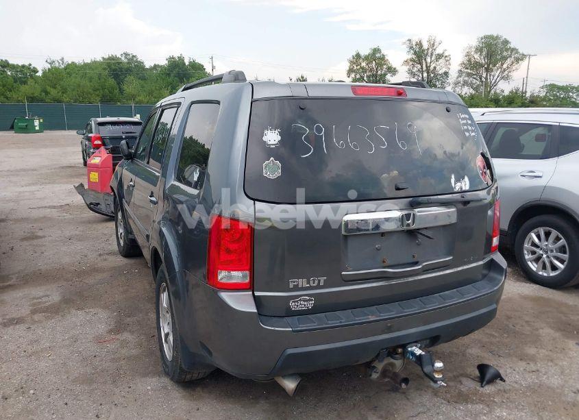 Photo 3 of 2011 Honda Pilot EX-L (VIN 5FNYF4H52BB036382)