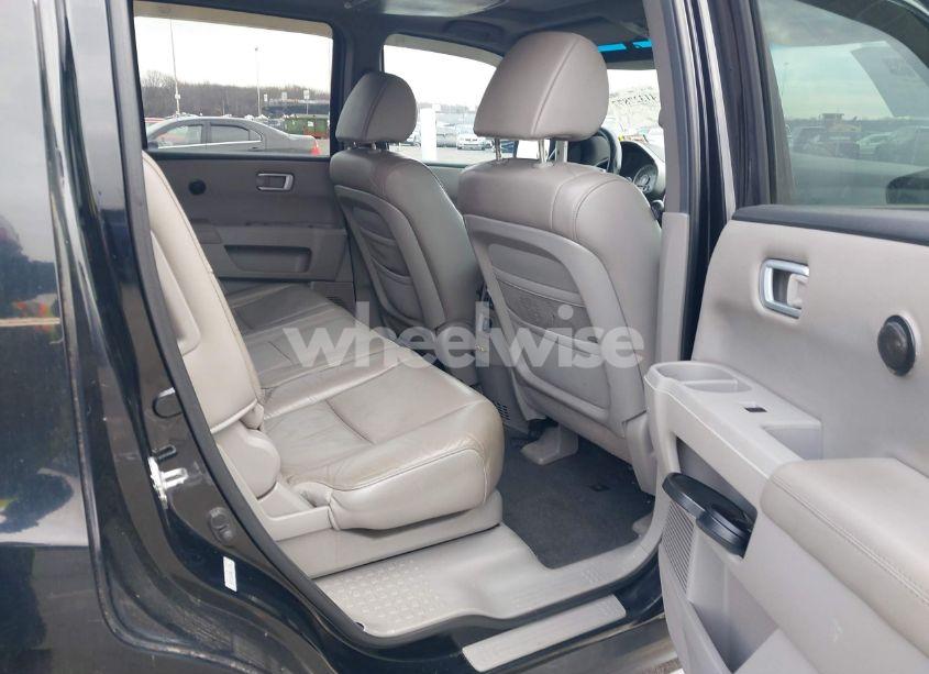 Photo 8 of 2011 Honda Pilot EX-L (VIN 5FNYF4H52BB105006)