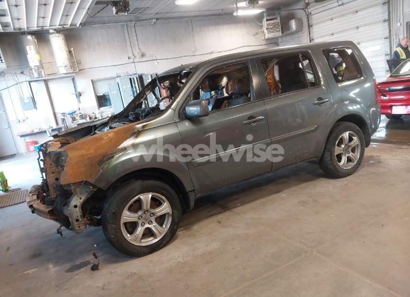 Photo 2 of 2012 Honda Pilot EX-L (VIN 5FNYF4H52CB016036)