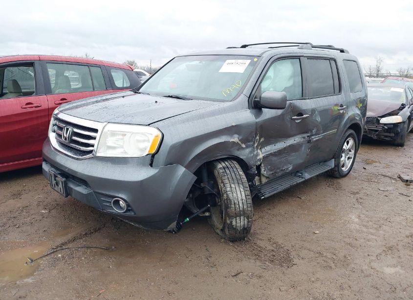 Photo 2 of 2013 Honda Pilot EX-L (VIN 5FNYF4H52DB004177)