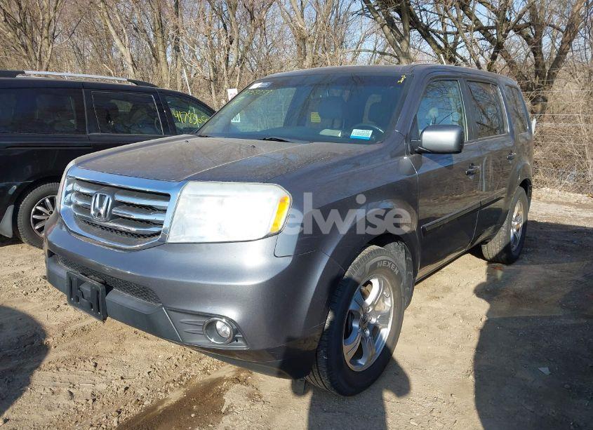 Photo 2 of 2013 Honda Pilot EX-L (VIN 5FNYF4H52DB020184)