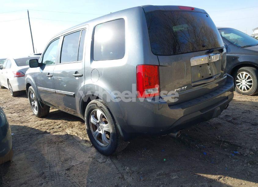 Photo 3 of 2013 Honda Pilot EX-L (VIN 5FNYF4H52DB020184)