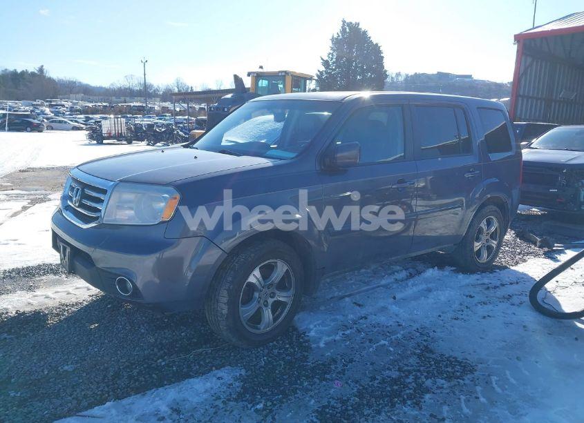 Photo 2 of 2014 Honda Pilot EX-L (VIN 5FNYF4H52EB010661)