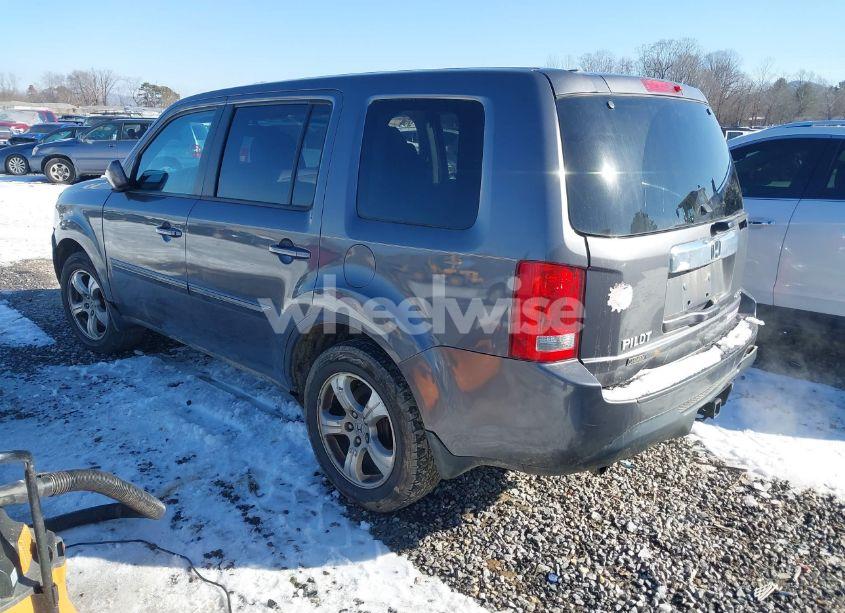 Photo 3 of 2014 Honda Pilot EX-L (VIN 5FNYF4H52EB010661)