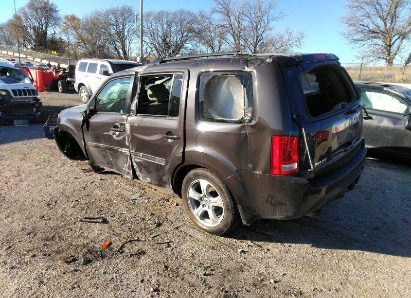 Photo 3 of 2015 Honda Pilot EX-L (VIN 5FNYF4H52FB002125)