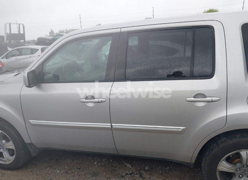 Photo 15 of 2015 Honda Pilot EX-L (VIN 5FNYF4H52FB019457)