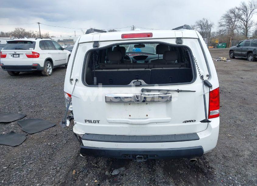 Photo 16 of 2010 Honda Pilot EX-L (VIN 5FNYF4H53AB006743)