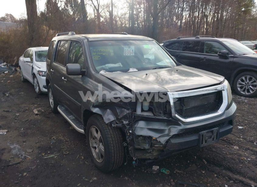 Photo 13 of 2010 Honda Pilot EX-L (VIN 5FNYF4H53AB035529)