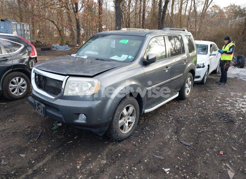 Photo 2 of 2010 Honda Pilot EX-L (VIN 5FNYF4H53AB035529)