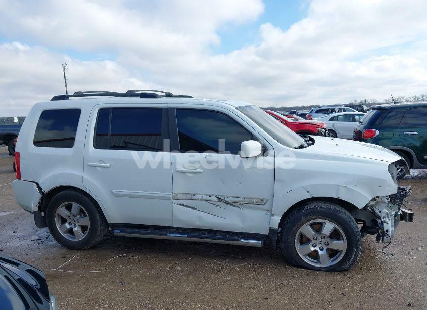 Photo 13 of 2011 Honda Pilot EX-L (VIN 5FNYF4H53BB010079)