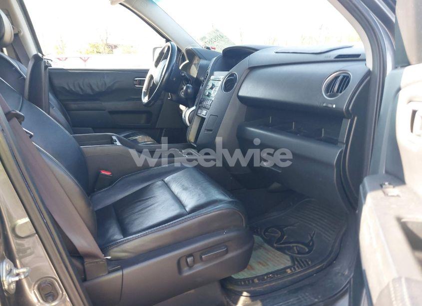 Photo 5 of 2011 Honda Pilot EX-L (VIN 5FNYF4H53BB015539)