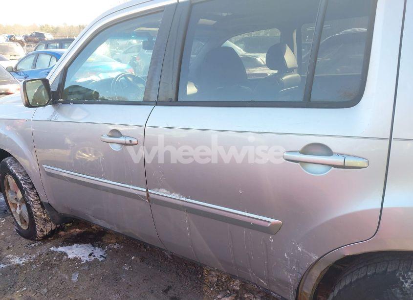 Photo 14 of 2011 Honda Pilot EX-L (VIN 5FNYF4H53BB047469)