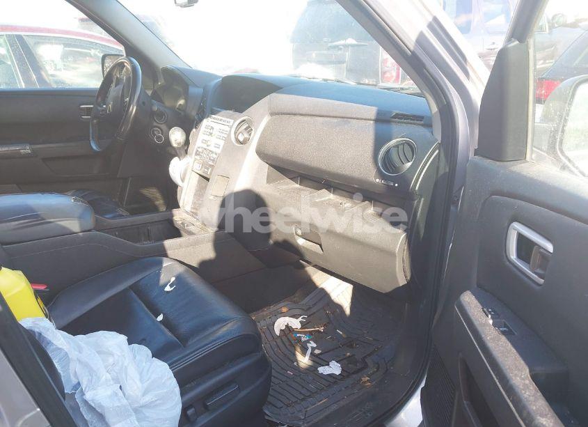 Photo 5 of 2011 Honda Pilot EX-L (VIN 5FNYF4H53BB047469)