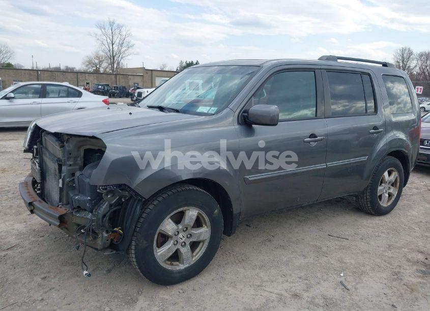 Photo 2 of 2011 Honda Pilot EX-L (VIN 5FNYF4H53BB076597)
