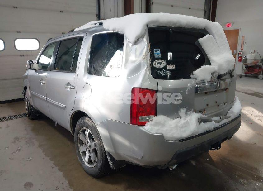 Photo 3 of 2011 Honda Pilot EX-L (VIN 5FNYF4H53BB501364)