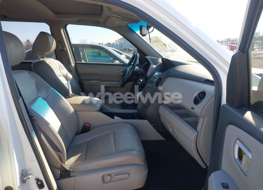 Photo 5 of 2012 Honda Pilot EX-L (VIN 5FNYF4H53CB013937)