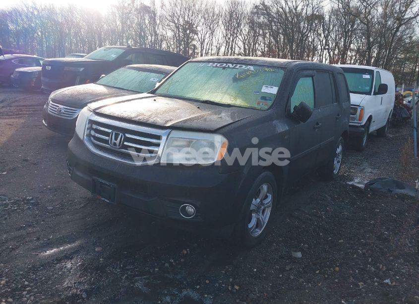 Photo 2 of 2013 Honda Pilot EX-L (VIN 5FNYF4H53DB011476)