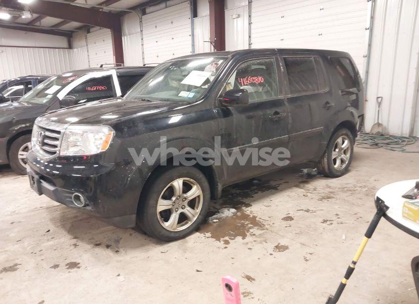 Photo 2 of 2013 Honda Pilot EX-L (VIN 5FNYF4H53DB056756)