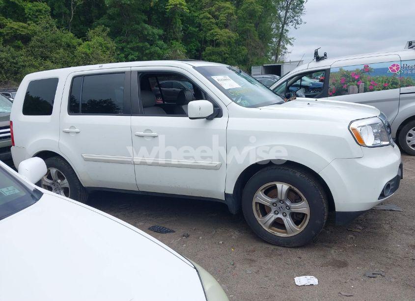 Photo 13 of 2014 Honda Pilot EX-L (VIN 5FNYF4H53EB013374)