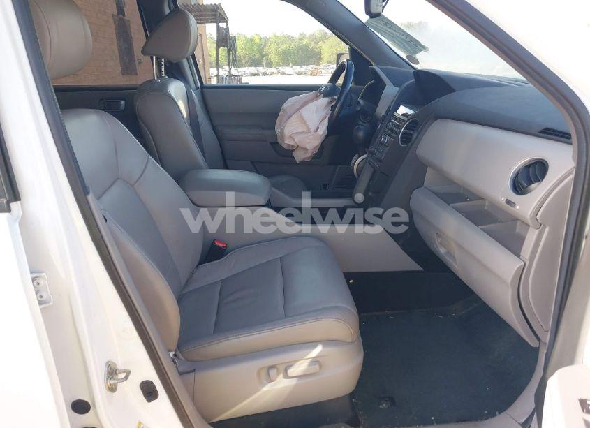 Photo 5 of 2014 Honda Pilot EX-L (VIN 5FNYF4H53EB019126)