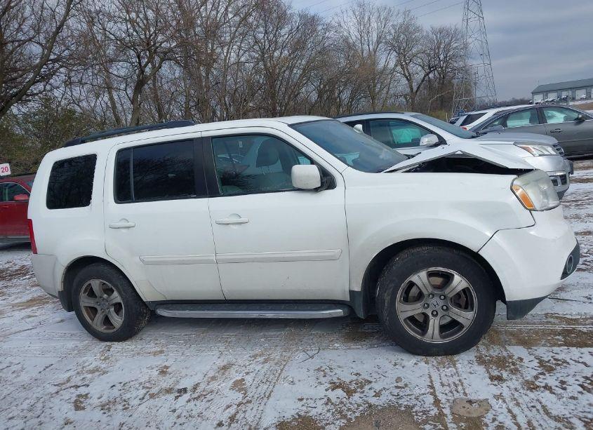 Photo 13 of 2015 Honda Pilot EX-L (VIN 5FNYF4H53FB010539)