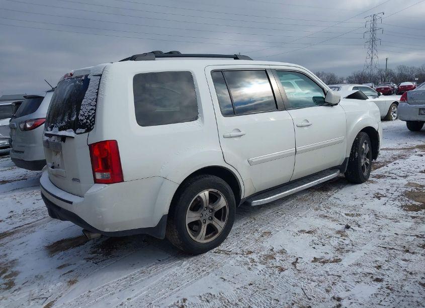 Photo 4 of 2015 Honda Pilot EX-L (VIN 5FNYF4H53FB010539)