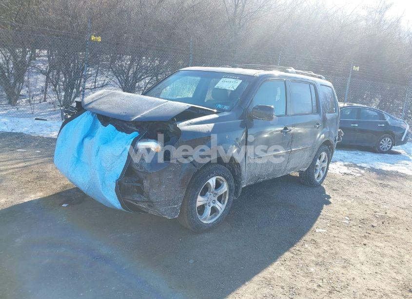 Photo 2 of 2015 Honda Pilot EX-L (VIN 5FNYF4H53FB073348)