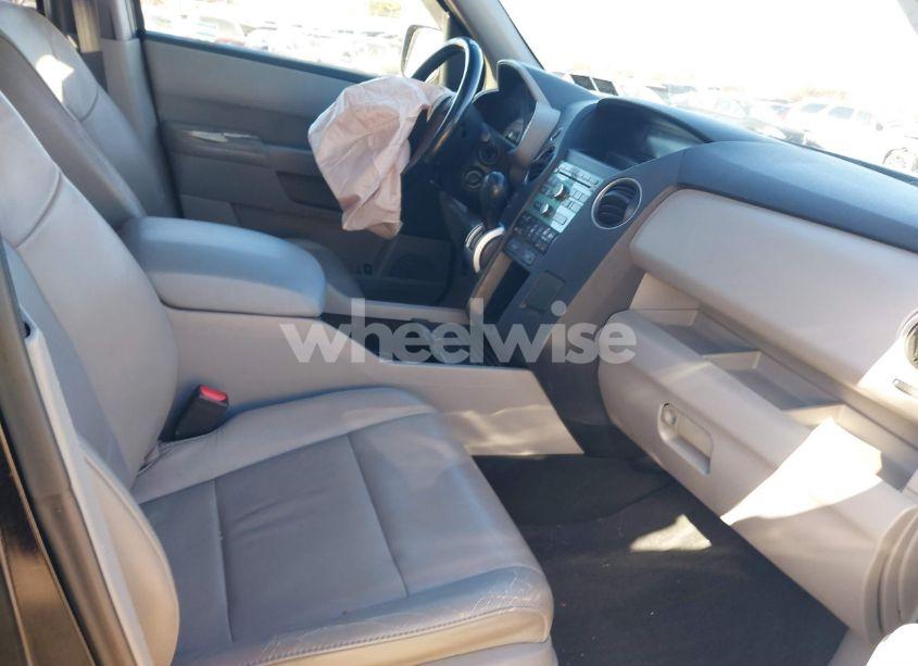 Photo 5 of 2010 Honda Pilot EX-L (VIN 5FNYF4H54AB013359)