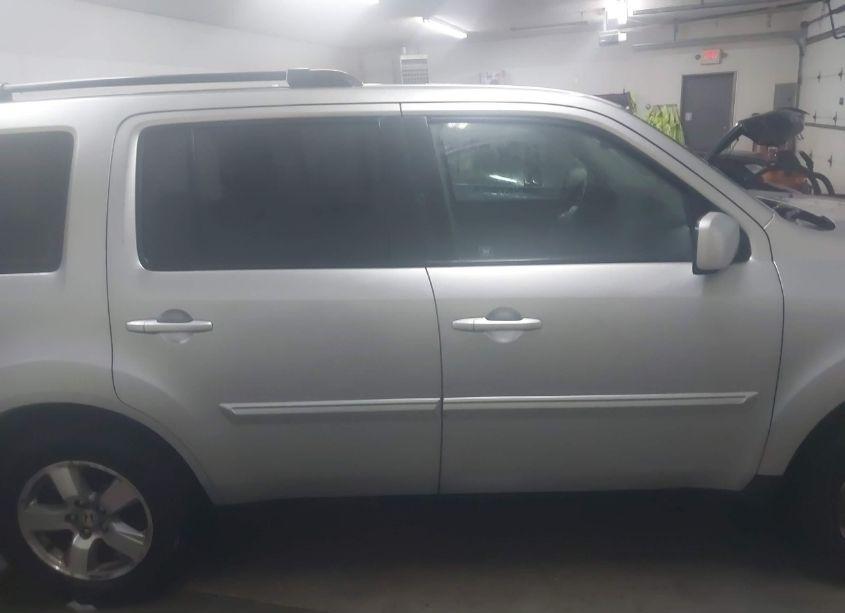 Photo 14 of 2010 Honda Pilot EX-L (VIN 5FNYF4H54AB026788)