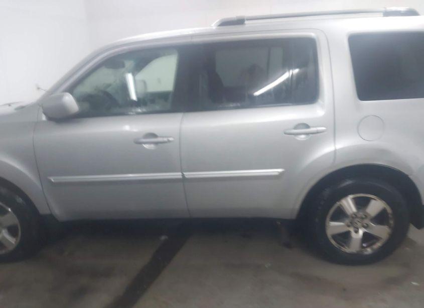 Photo 15 of 2010 Honda Pilot EX-L (VIN 5FNYF4H54AB026788)