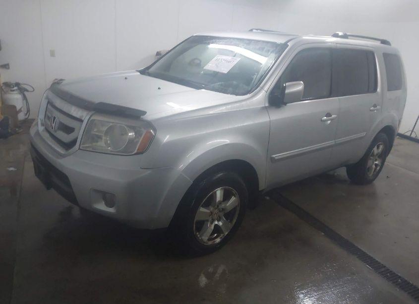 Photo 2 of 2010 Honda Pilot EX-L (VIN 5FNYF4H54AB026788)