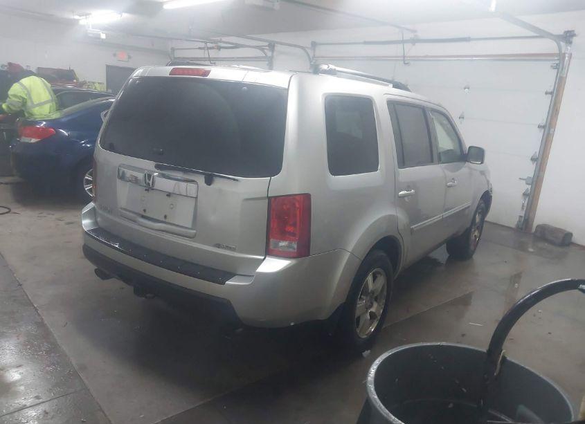 Photo 4 of 2010 Honda Pilot EX-L (VIN 5FNYF4H54AB026788)