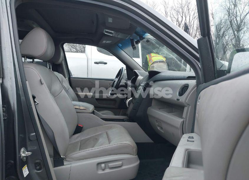 Photo 5 of 2011 Honda Pilot EX-L (VIN 5FNYF4H54BB003853)