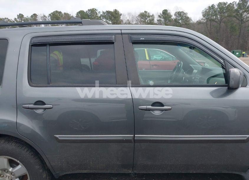 Photo 13 of 2011 Honda Pilot EX-L (VIN 5FNYF4H54BB024282)