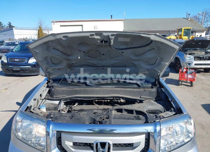 Photo 10 of 2011 Honda Pilot EX-L (VIN 5FNYF4H54BB026761)