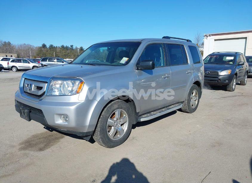 Photo 2 of 2011 Honda Pilot EX-L (VIN 5FNYF4H54BB026761)