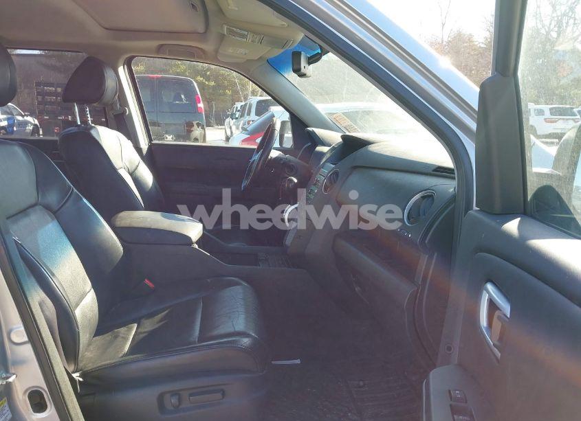 Photo 5 of 2011 Honda Pilot EX-L (VIN 5FNYF4H54BB026761)