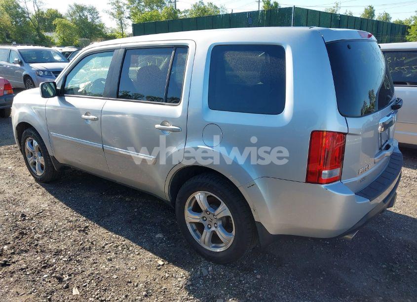 Photo 3 of 2013 Honda Pilot EX-L (VIN 5FNYF4H54DB006416)