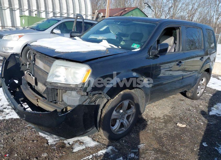 Photo 2 of 2013 Honda Pilot EX-L (VIN 5FNYF4H54DB011454)