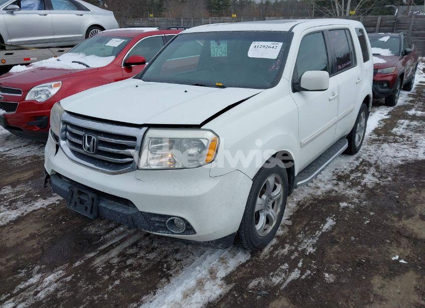 Photo 2 of 2014 Honda Pilot EX-L (VIN 5FNYF4H54EB021516)